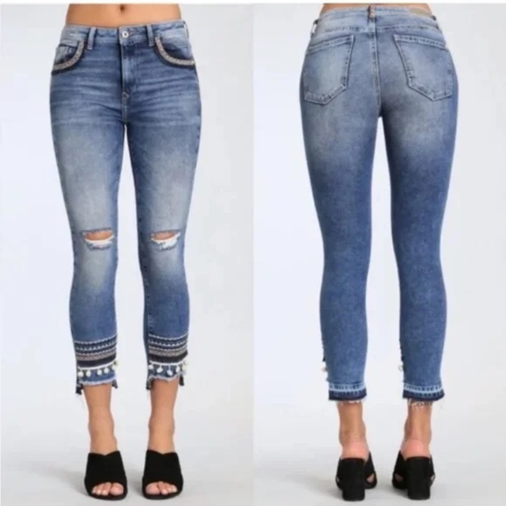 Mavi Ada mid rise embellished embroidered jeans size 28/27 distressed